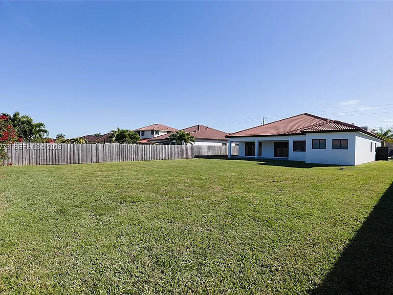 17120 SW 92nd Ct — Photo 25