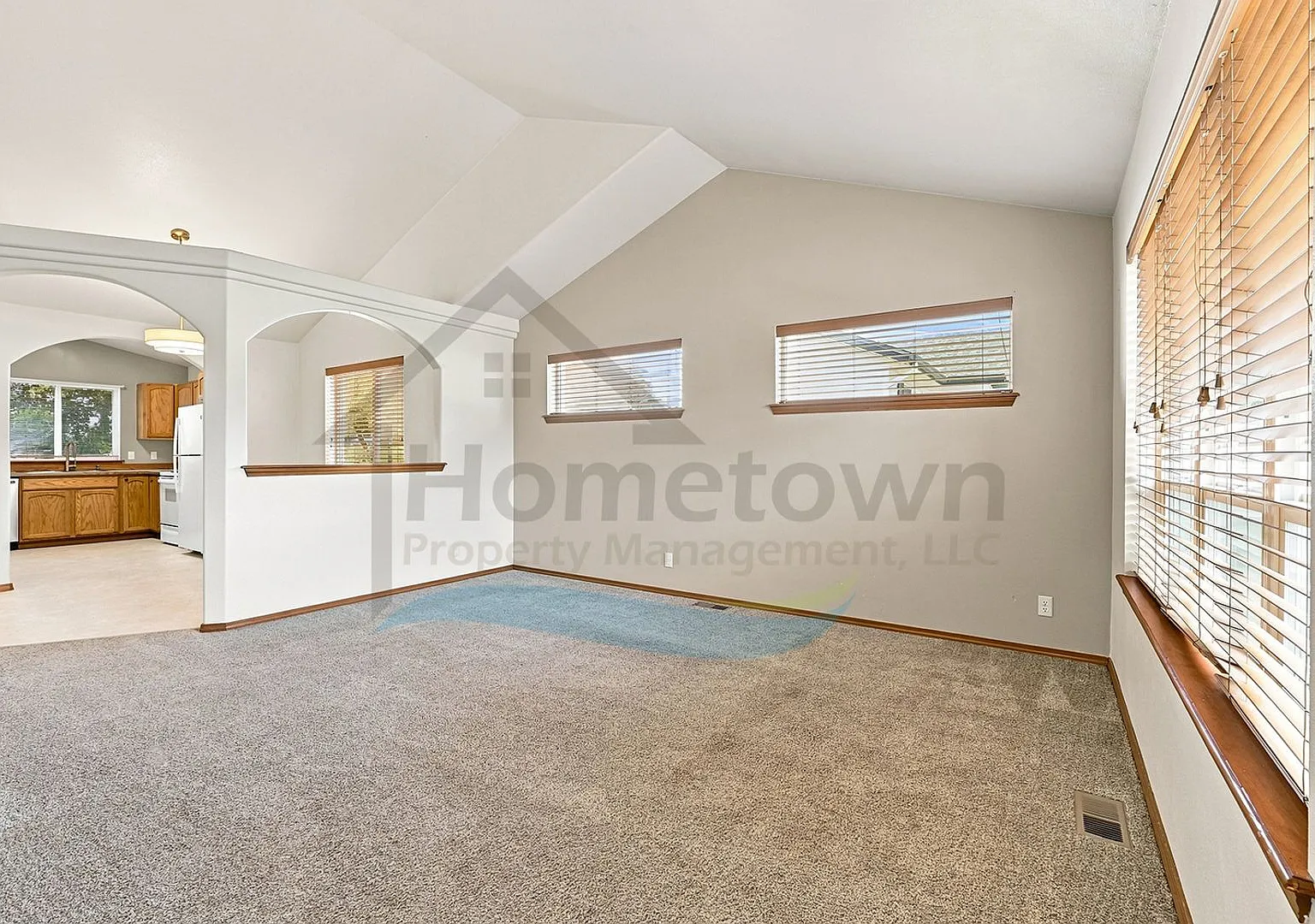 3 Bedroom 2 Bathroom Home with Attached 2-Car Garage Available in Coeur d'Alene! — Photo 4