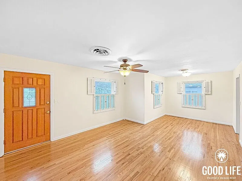 2 bed, 2.0 bath, 1221 sqft, $4,500 — Photo 2