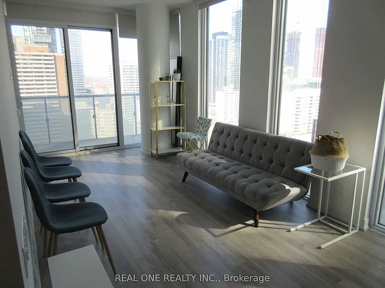28 Wellesley St E #2207 — Photo 5