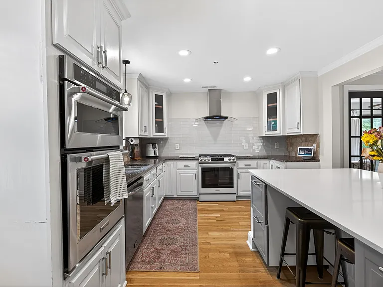 1825 Rozwood Dr — Photo 15