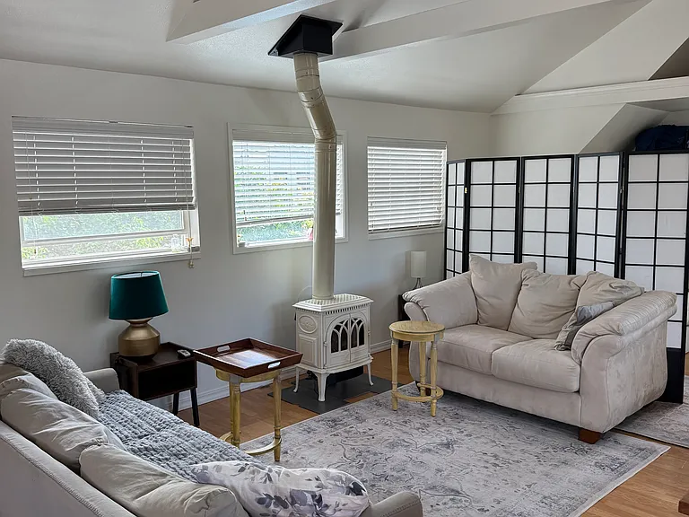 512 Avenue C #B — Photo 3