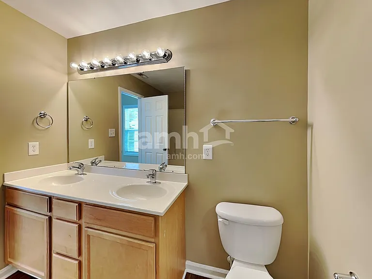 1120 Rutledge Landing Dr — Photo 13
