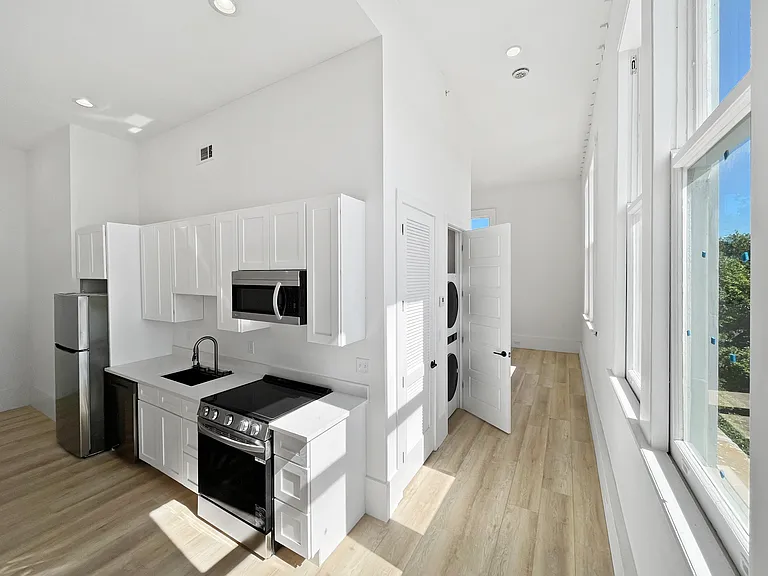 Holy Cross Apartments — Photo 13