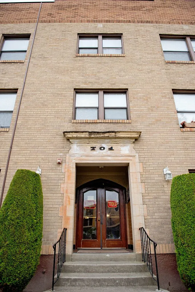 The Travis Apartments — Photo 1