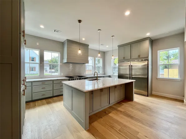 5722 Randolph Ct, Westworth Village, TX 76114