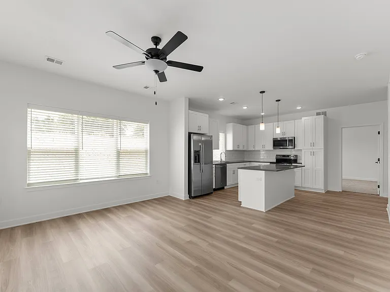 45 at Creekside Apartments — Photo 11