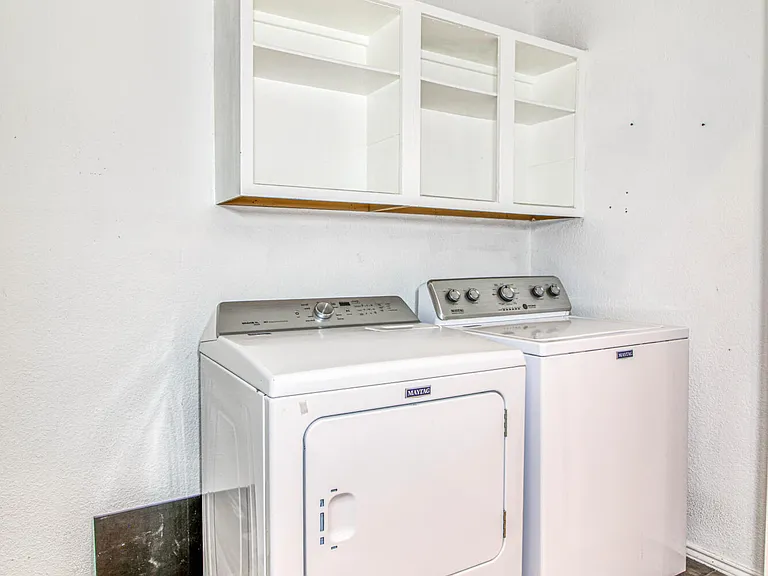 421 Irondale Dr #B — Photo 18