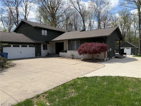 525 Sycamore Trl, Cortland, OH 44410