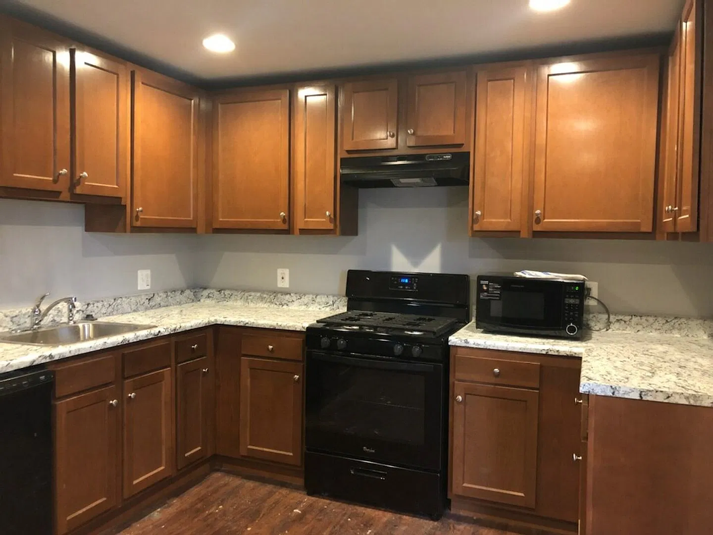 Halethorpe - 4 Bedrooms and 3 baths Available! — Photo 2