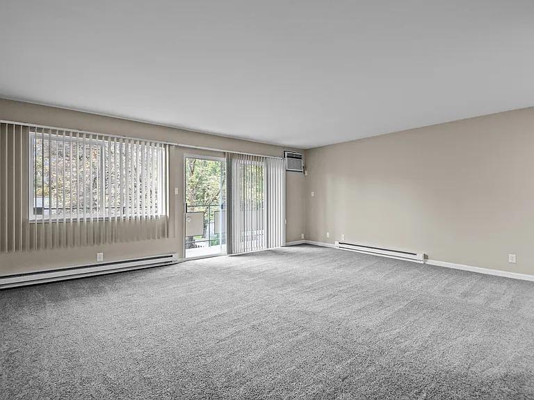 Sycamore Apartments — Photo 9