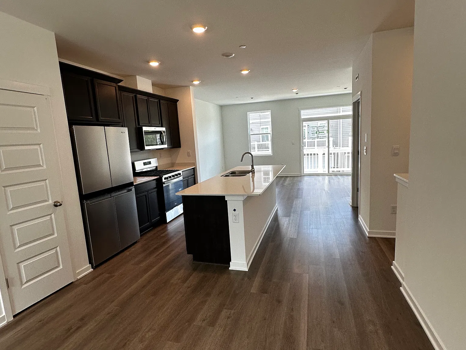 3 bed, 1798 sqft, $3,300 — Photo 3