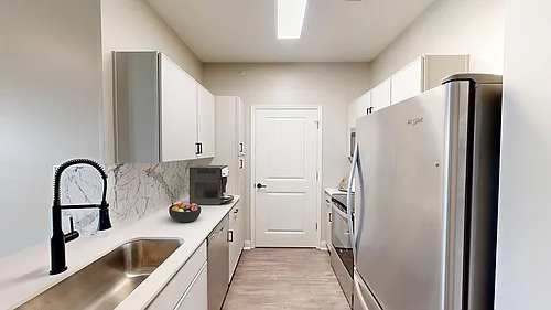 Double Creek Flats Apartments Photo 1