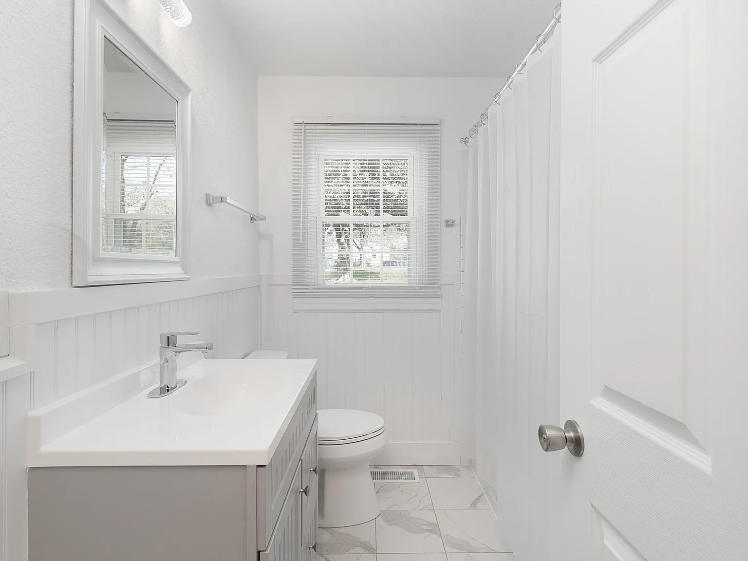 1408 Walnut St — Photo 3