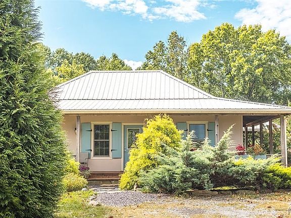 4th image of 295 Panthers Den Rd