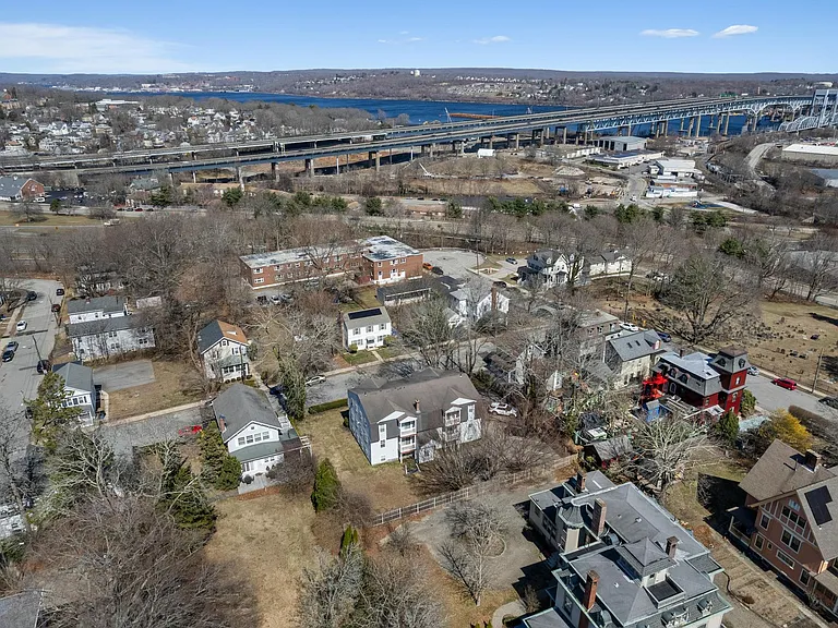 14 Bristol St — Photo 4