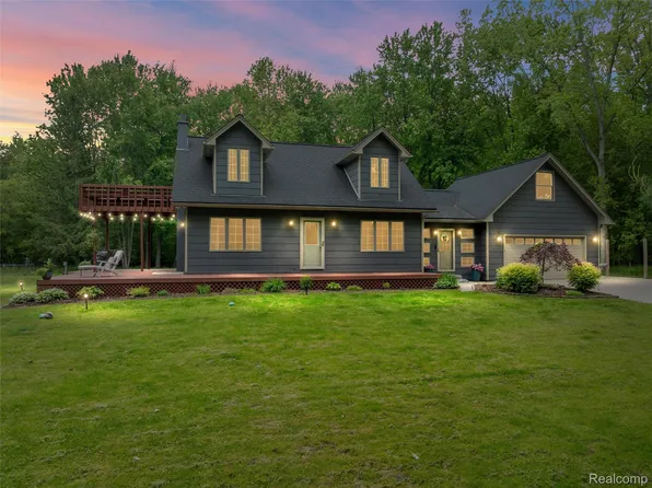 5490 Granger Rd, Oxford, MI 48371