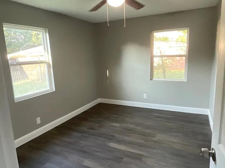 502 E Park Ave — Photo 5