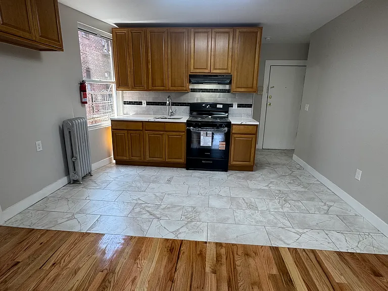 6607 Broadway #4B — Photo 2