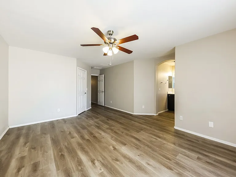 13122 W Clarendon Ave — Photo 11