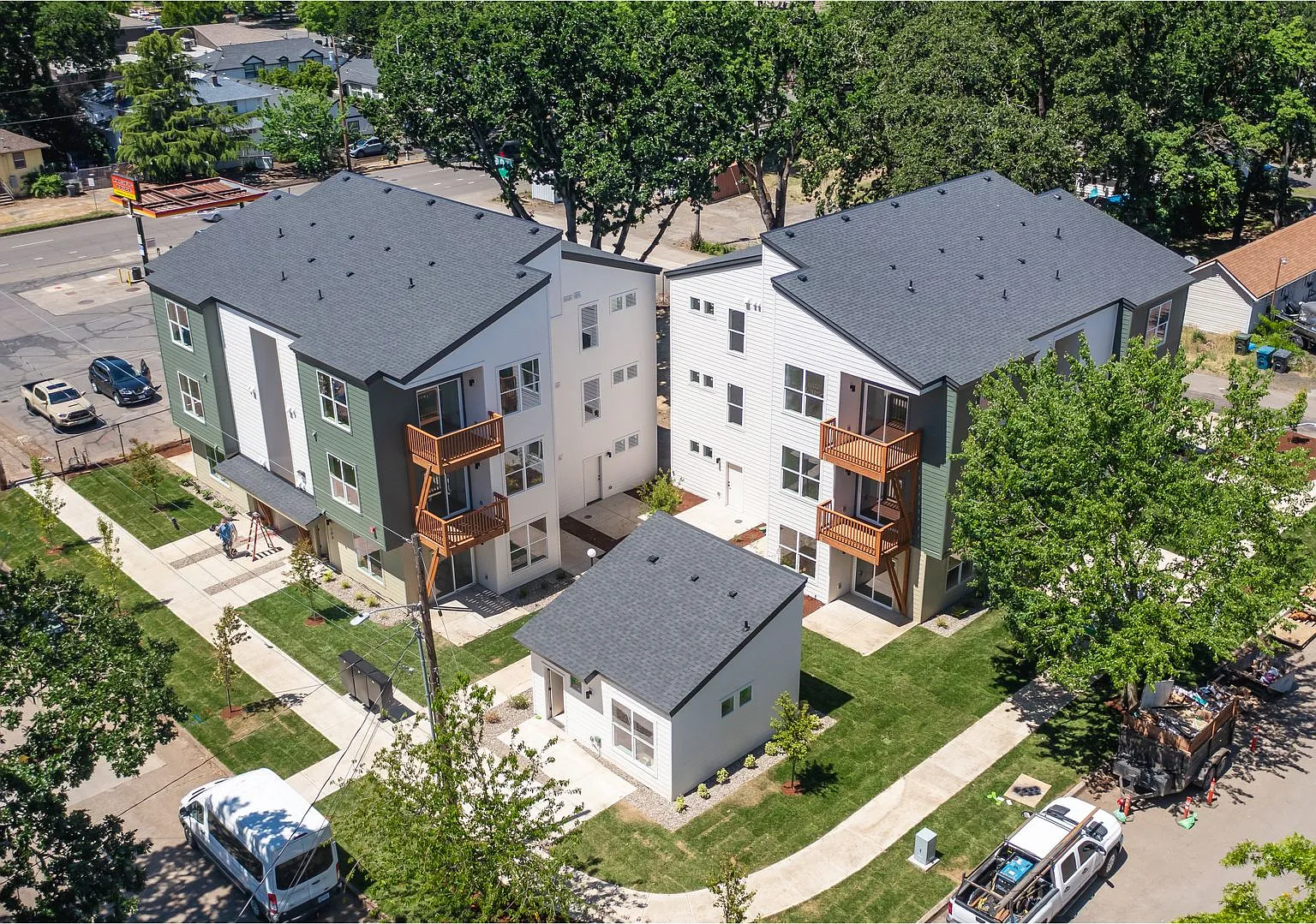 Waller Apartments — Photo 2