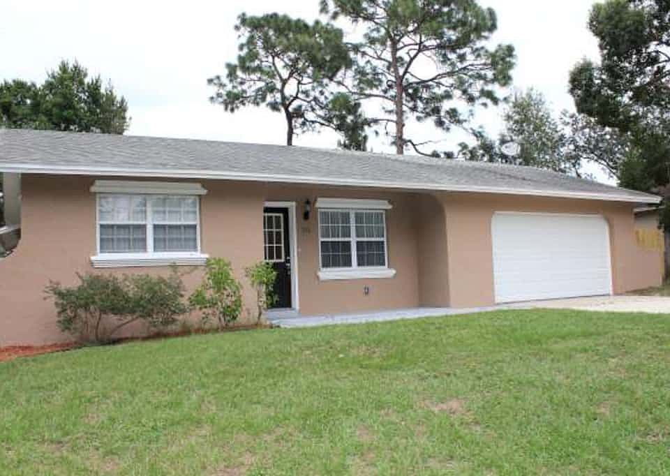 1st image of 390 Diane Ct