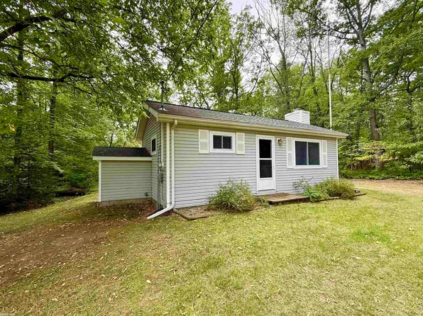 6441 Grace Dr, Hale, MI 48739