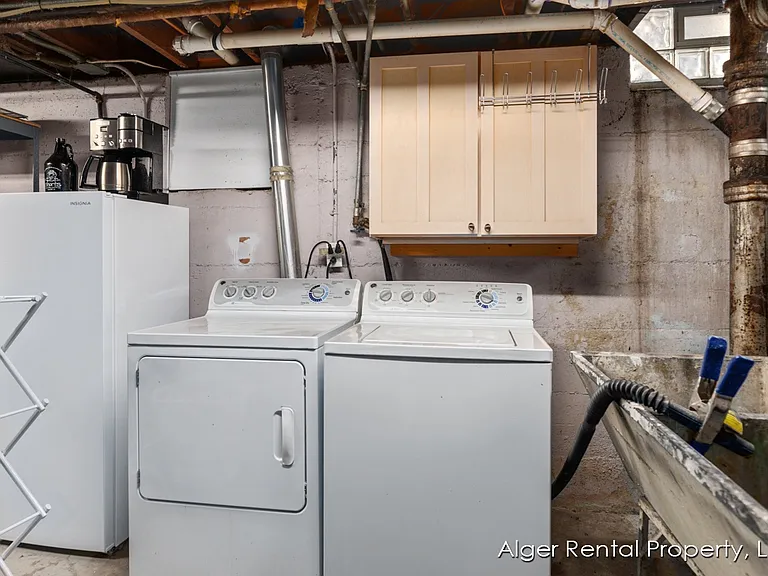 1039 Alger St SE — Photo 16