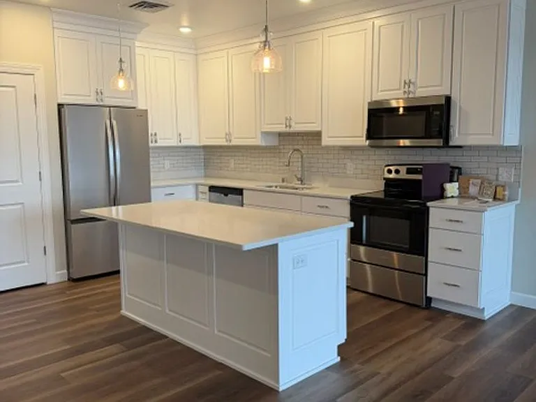 Brand New - War Eagle Apartments in the River Point District — Photo 9
