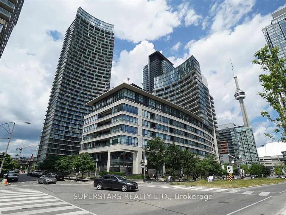 25 Capreol Ct #2711