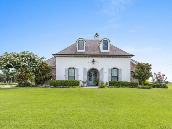 202 Indian Lake Dr, Lake Charles, LA 70607