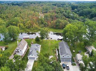 4443 Shoreview Ln, Whitmore Lake, MI 48189