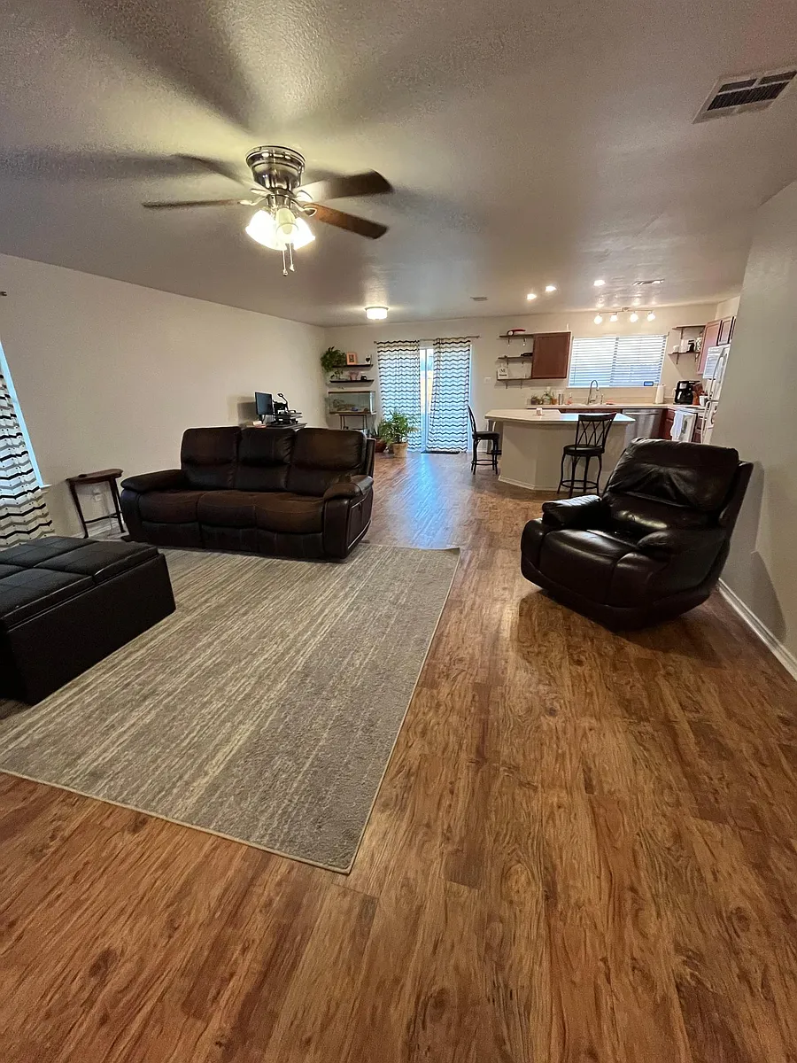 Building Photo - Spurlock Dr