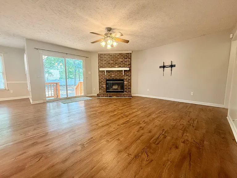 146 Greentree Dr — Photo 7