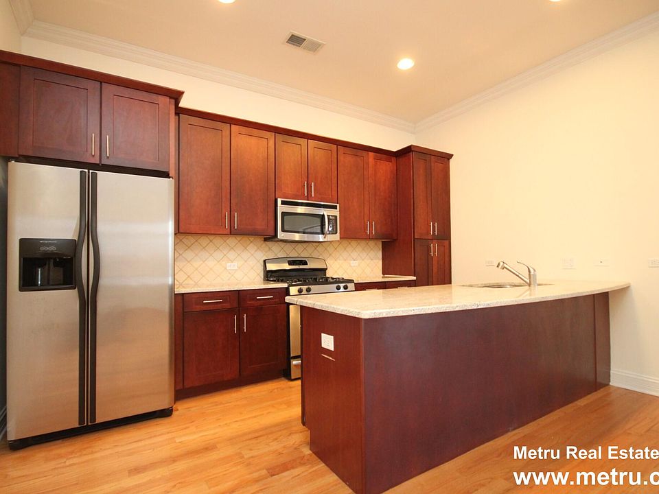 1st image of 4651 N Greenview Ave APT 204