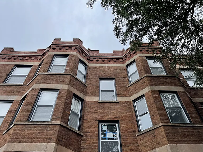 4233 W Potomac Ave — Photo 8