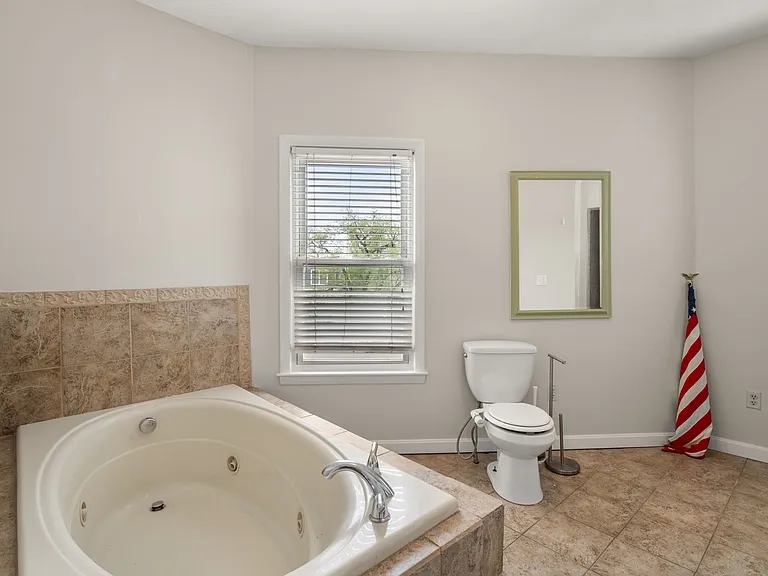 13-15 Knowlton St #1 — Photo 4