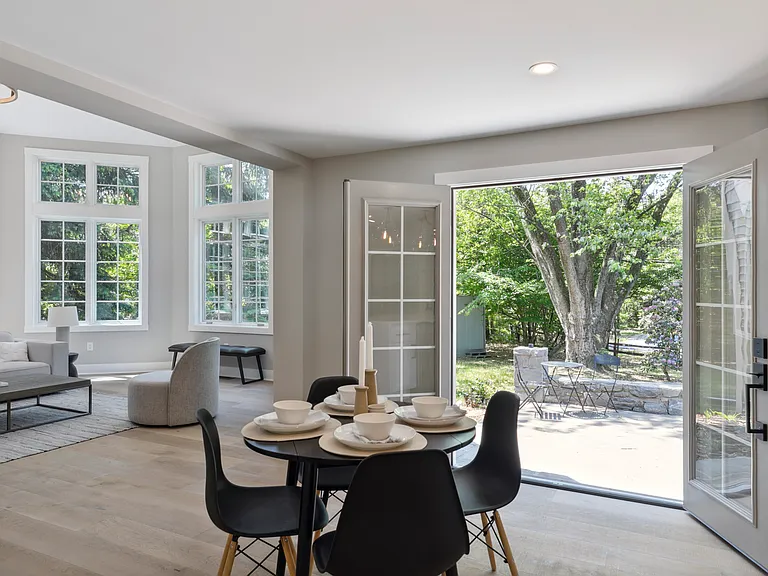 1110 W Valley Rd — Photo 18