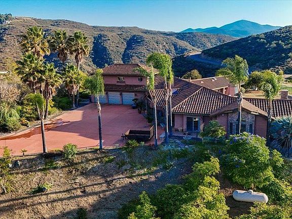 2nd image of 3592 Alta Loma Dr
