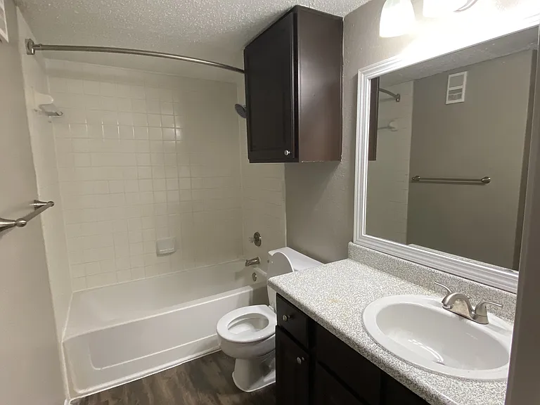 Walnut Creek Apartments — Photo 145