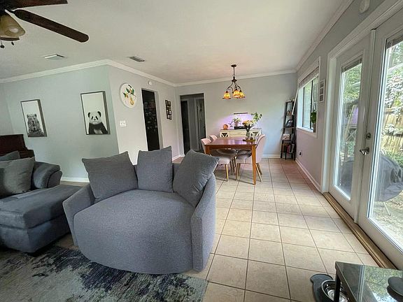 5th image of 2947 Bay Shore Dr