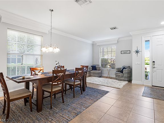 3rd image of 2034 Fairmont Ln