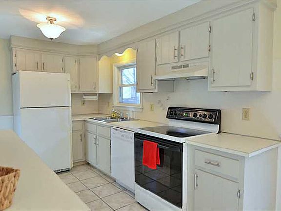 3rd image of 20 Tarawa Dr