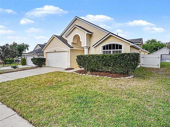 3rd image of 2830 Wilshire Rd