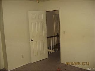 5th image of 303 Kendall Dr #202