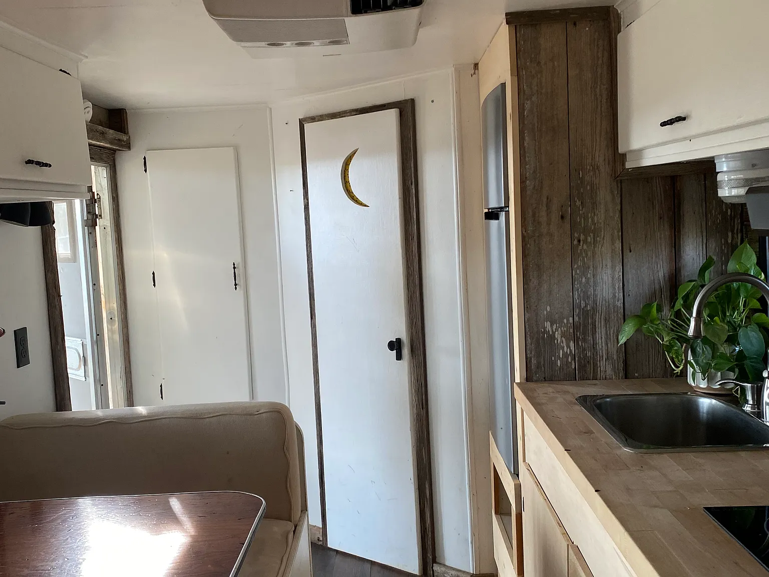 1 bed, 180 sqft, $850 — Photo 2