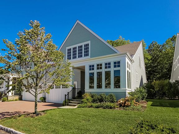 2nd image of 34 Kensett Ln