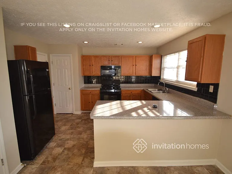 978 Winding Down Way — Photo 4
