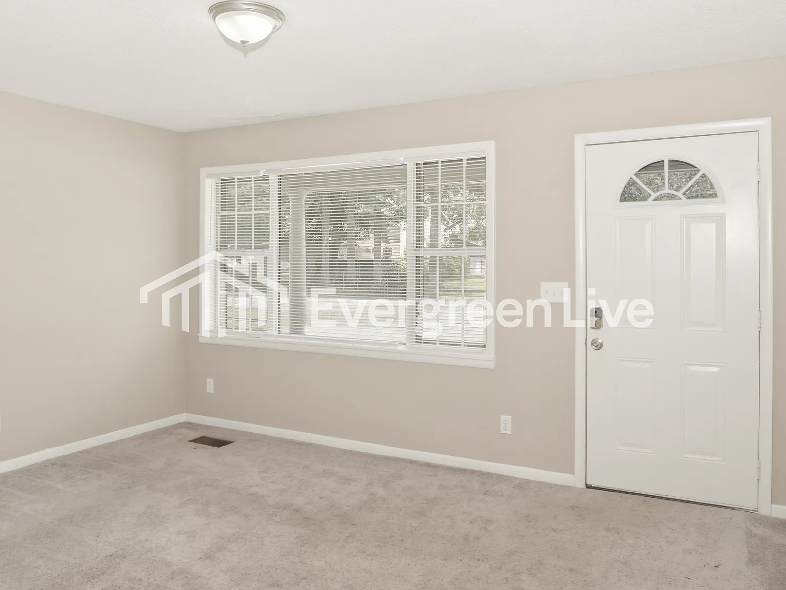 3 bed, 1.5 bath, 1090 sqft, $1,195 — Photo 3