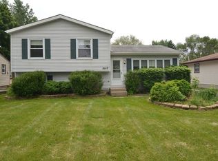 5015 Prairie Ave, McHenry, IL 60050